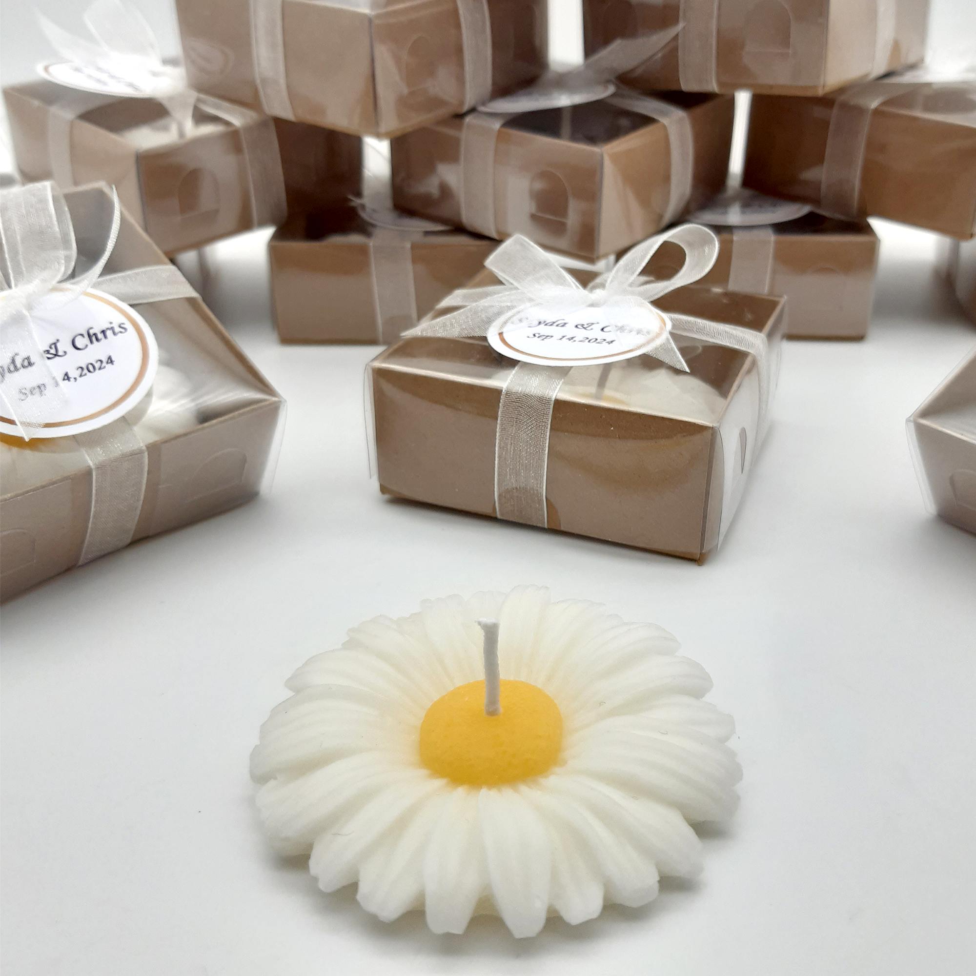Return Gifts for favours Daisy Shaped Candle gifts for Wedding Party