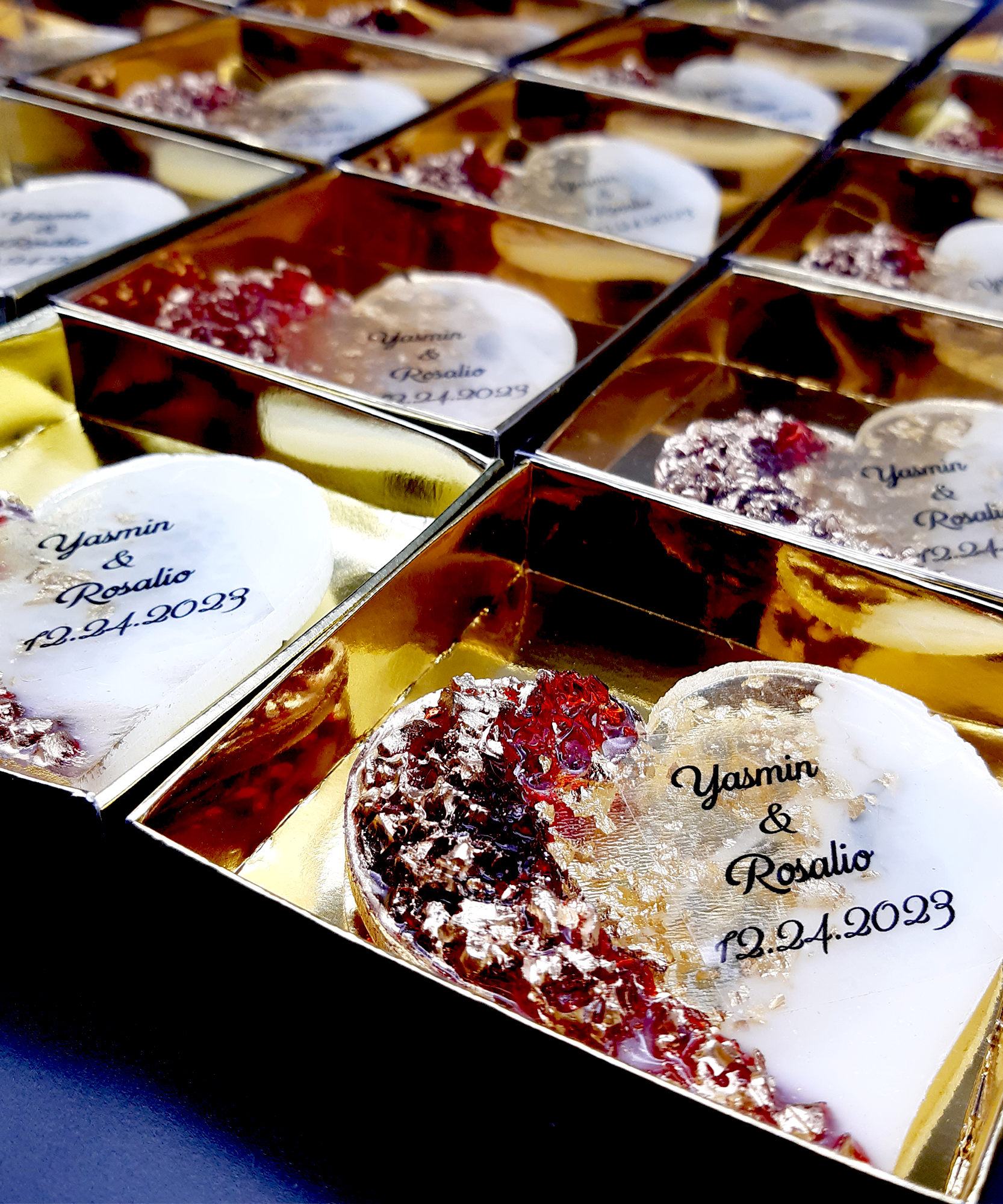 Wedding favours bulk Epoxi fridge magnets with box for Guest